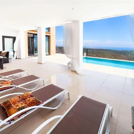 Holiday Suites Mas Nou Дом отдыха *