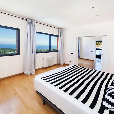 Holiday Suites Mas Nou Дом отдыха *