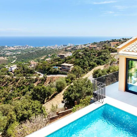 Holiday Suites Mas Nou *